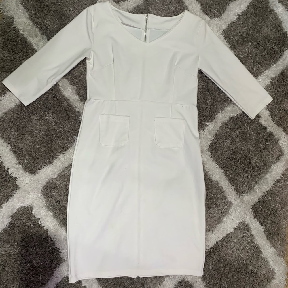 Vintage-inspired back zip up dress. Excellent condition! Size M